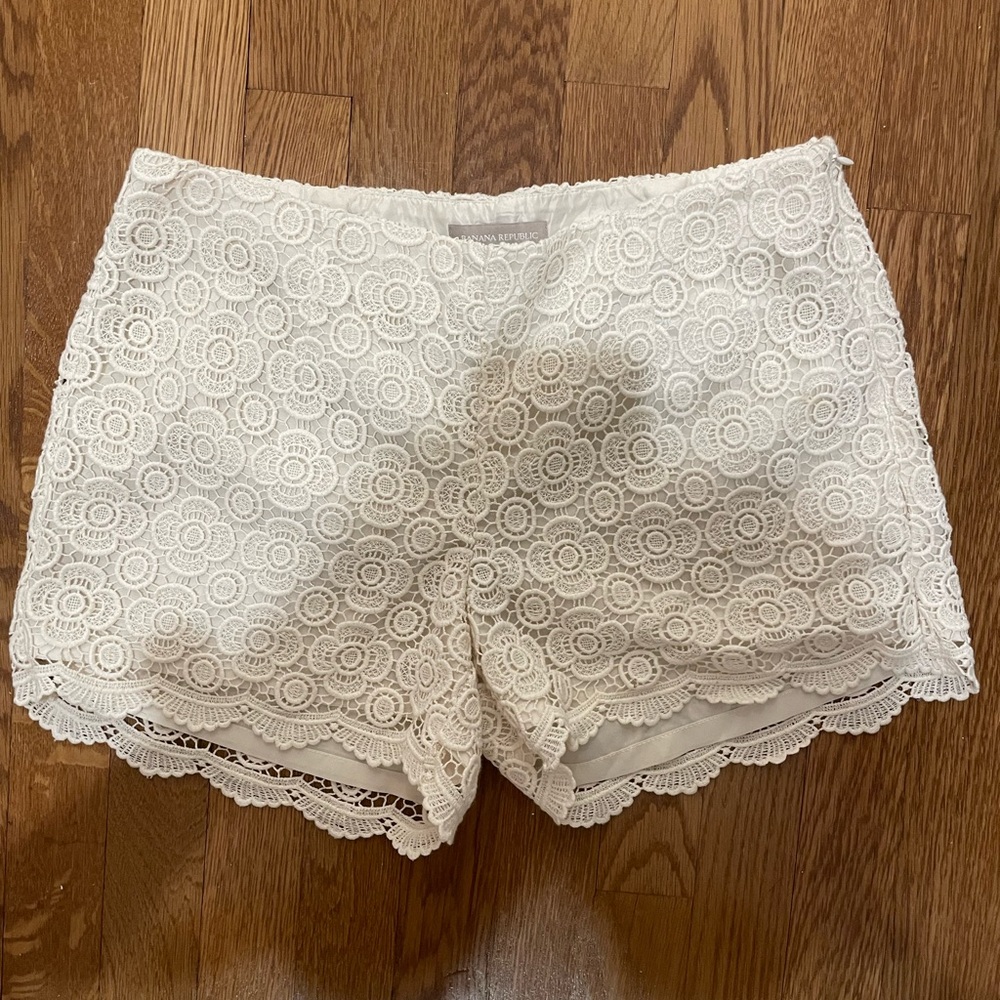 Banana Republic Cream Lace Shorts